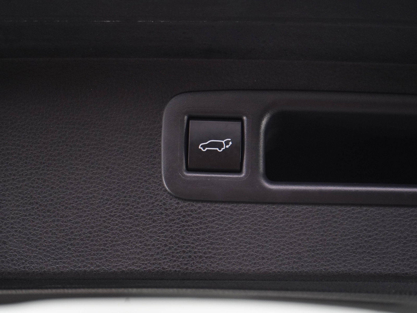 Used 2025 Toyota Highlander Platinum AWD/4WD image 17