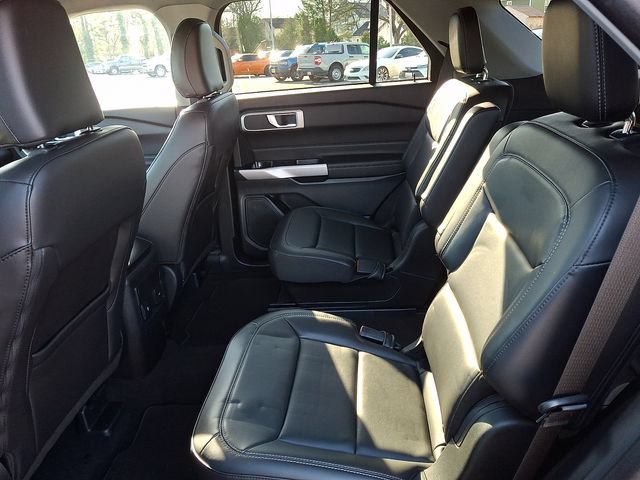 Used 2024 Ford Explorer XLT w/ Equipment Group 202A AWD/4WD image 10