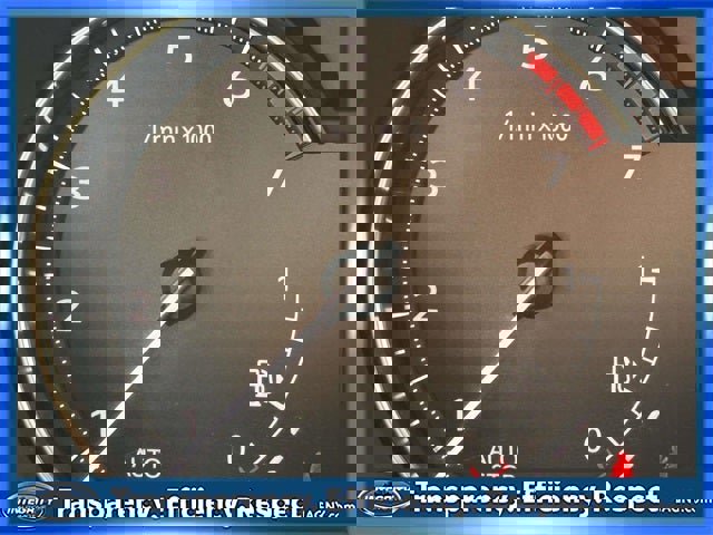 Used 2023 Cadillac XT4 Luxury w/ Cold Weather Package image 25