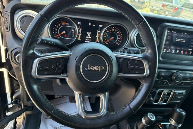 Used 2019 Jeep Wrangler Unlimited Sahara AWD/4WD image 12