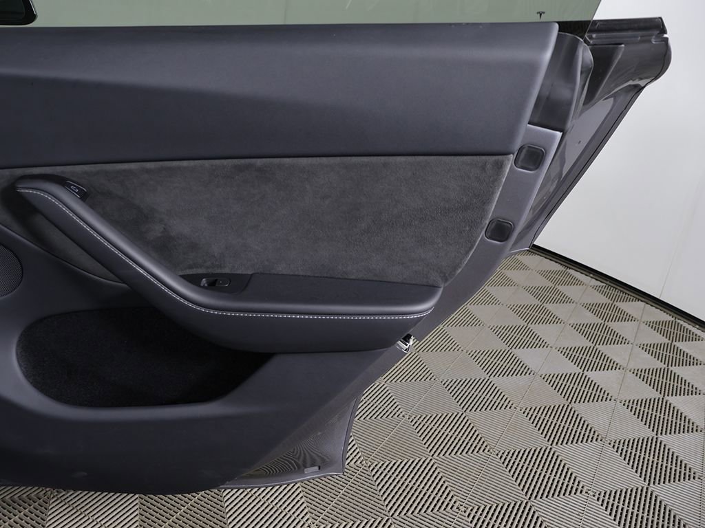 Used 2024 Tesla Model Y Performance AWD/4WD image 28