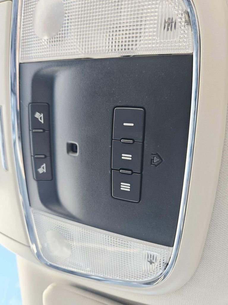 Used 2013 Jeep Grand Cherokee Laredo image 30