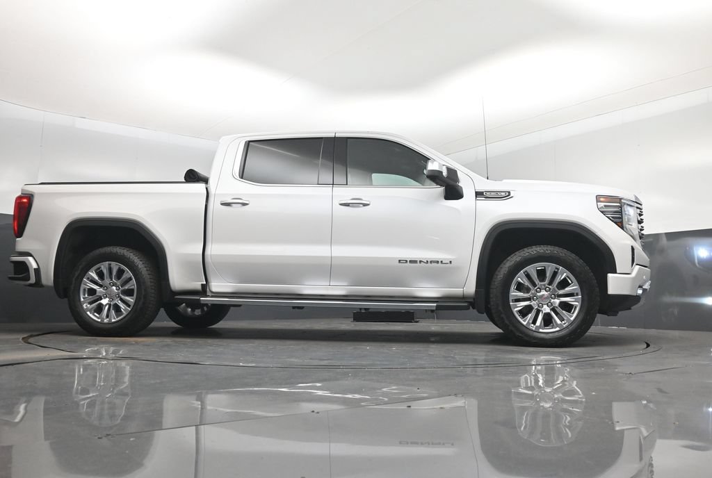 Used 2025 GMC Sierra 1500 Denali w/ Technology Package AWD/4WD image 16