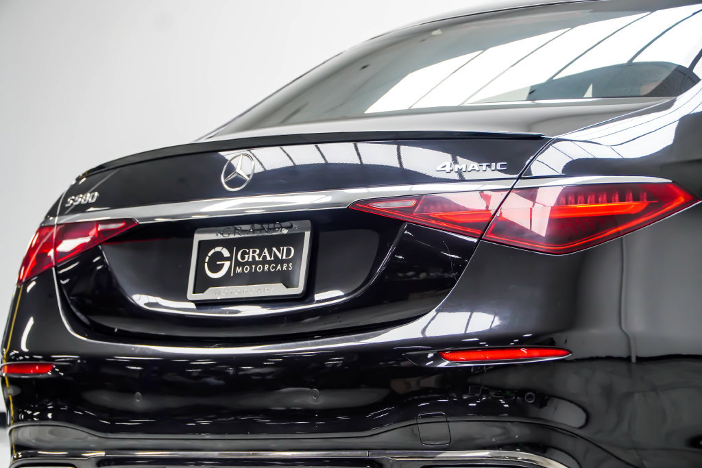 Used 2023 Mercedes-Benz S 500 4MATIC w/ AMG Line image 17