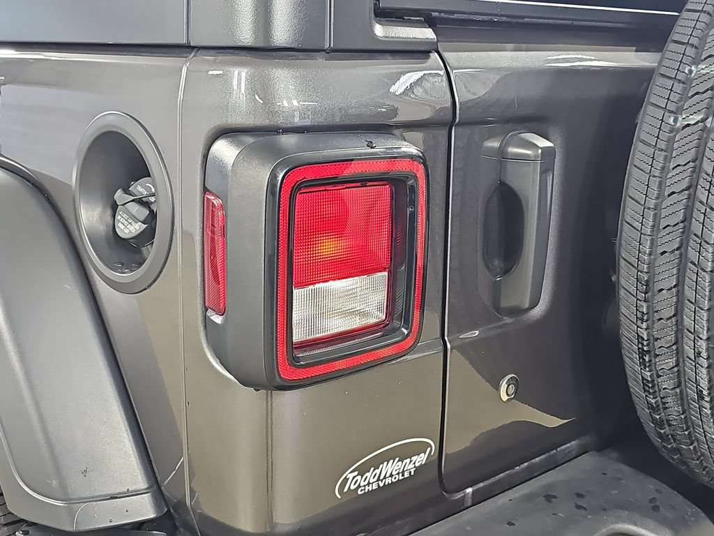 Used 2018 Jeep Wrangler Unlimited Sport S AWD/4WD image 38