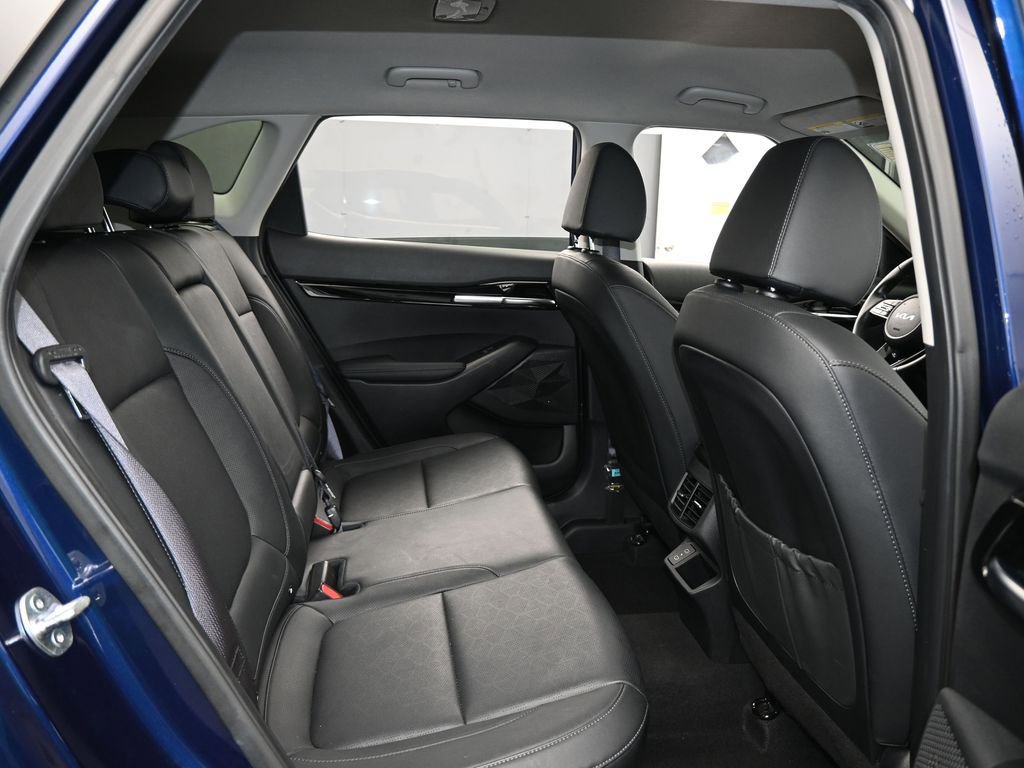 Used 2024 Kia Seltos EX image 38