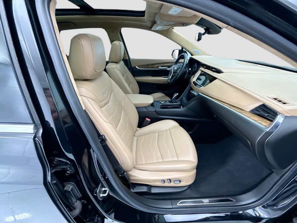 Used 2024 Cadillac XT5 Premium Luxury w/ Platinum Package FWD image 18