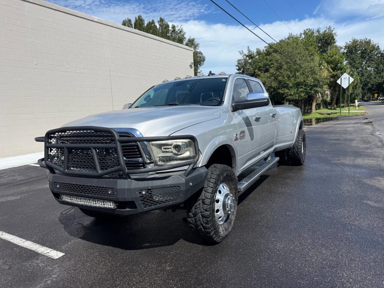 Used 2018 RAM 3500 Laramie Longhorn w/ Max Tow Package image 15