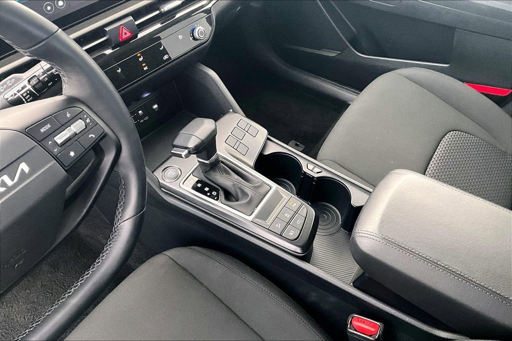 Used 2026 Kia Sportage LX image 16