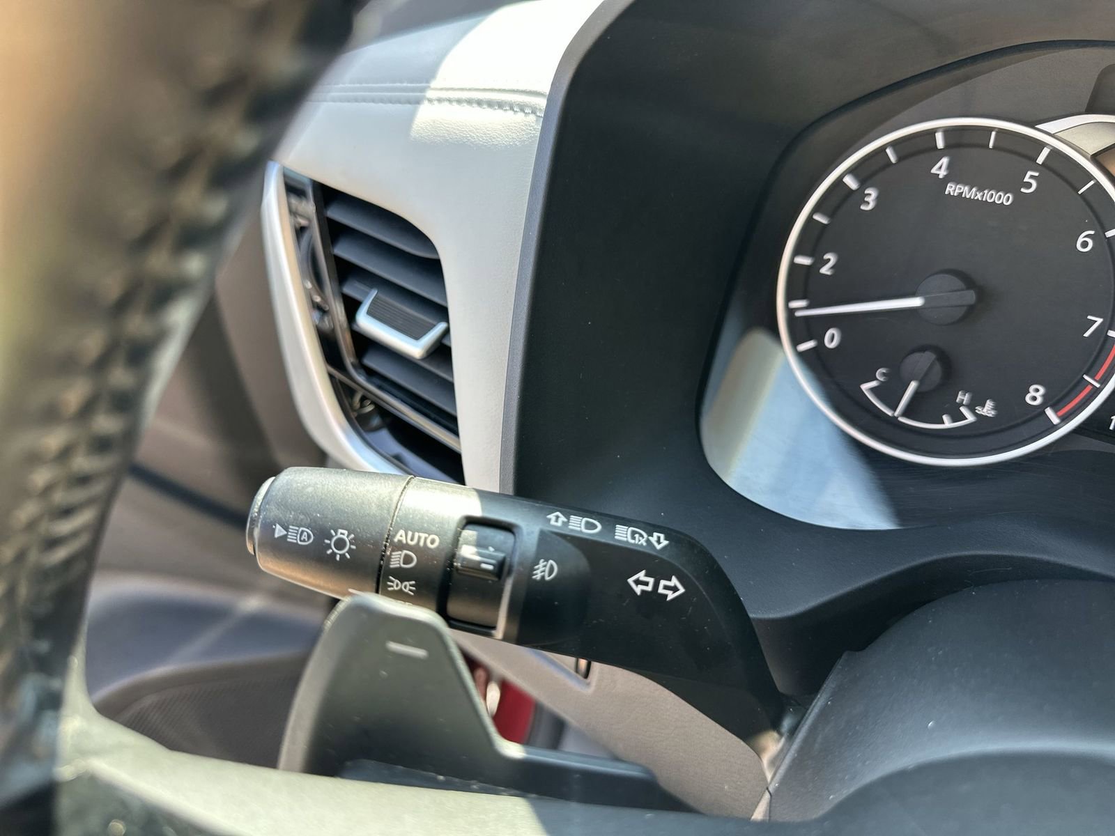 Used 2022 Nissan Rogue SL w/ SL Premium Package image 22