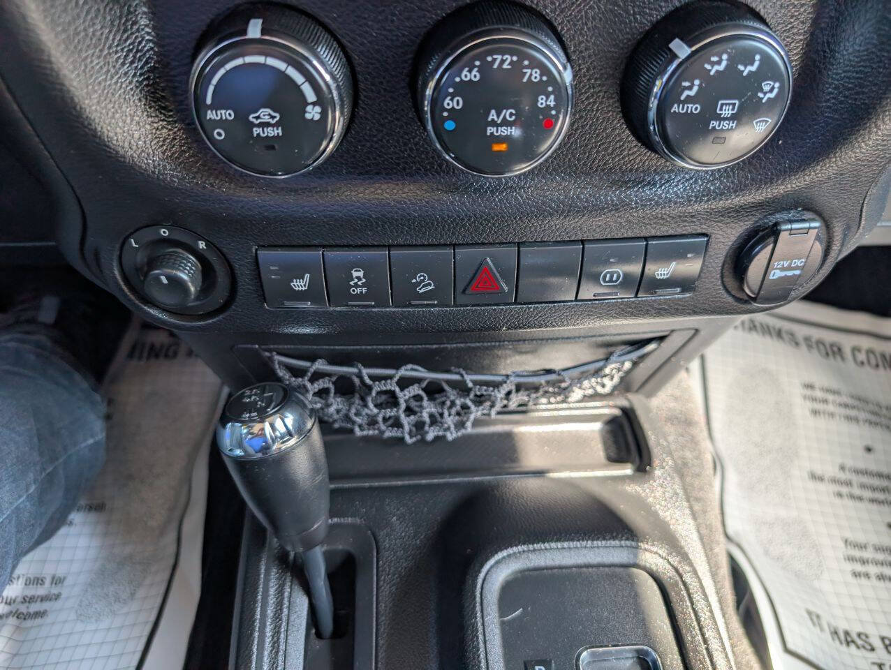 Used 2012 Jeep Wrangler Unlimited Sahara w/ Connectivity Group AWD/4WD image 18