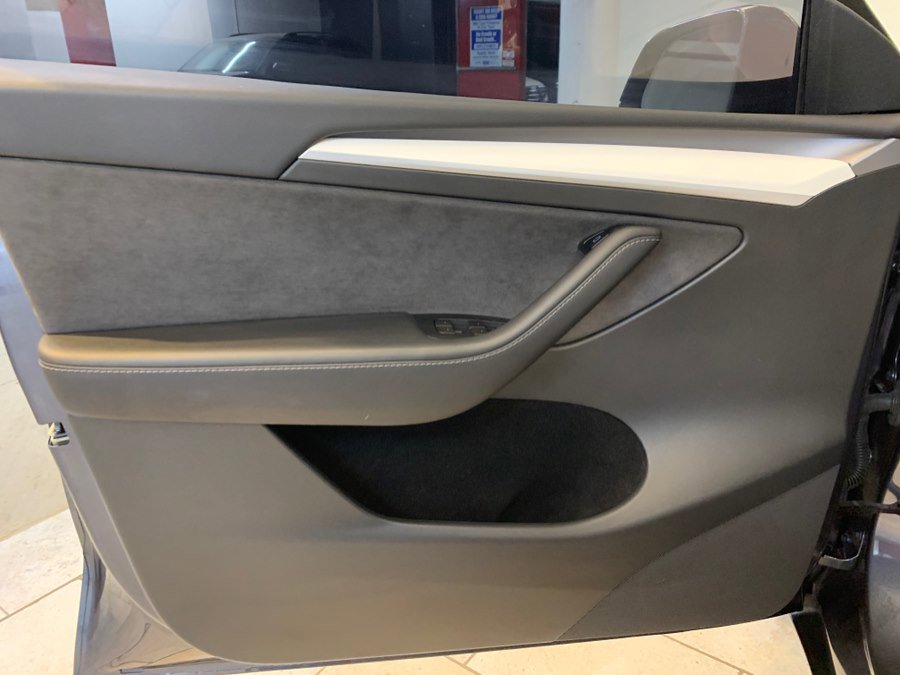 Used 2022 Tesla Model Y Performance image 14