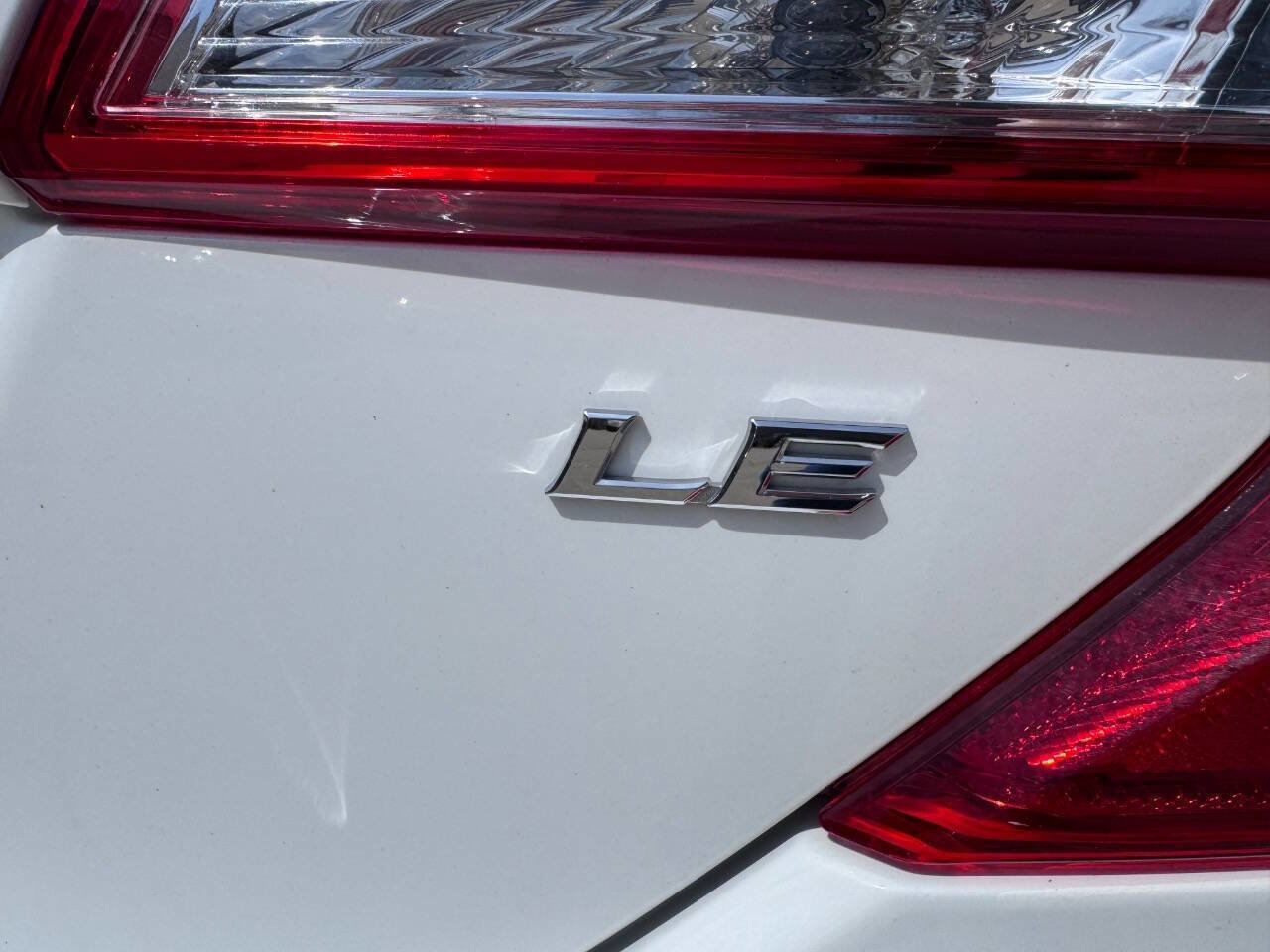 Used 2014 Toyota Camry LE image 9