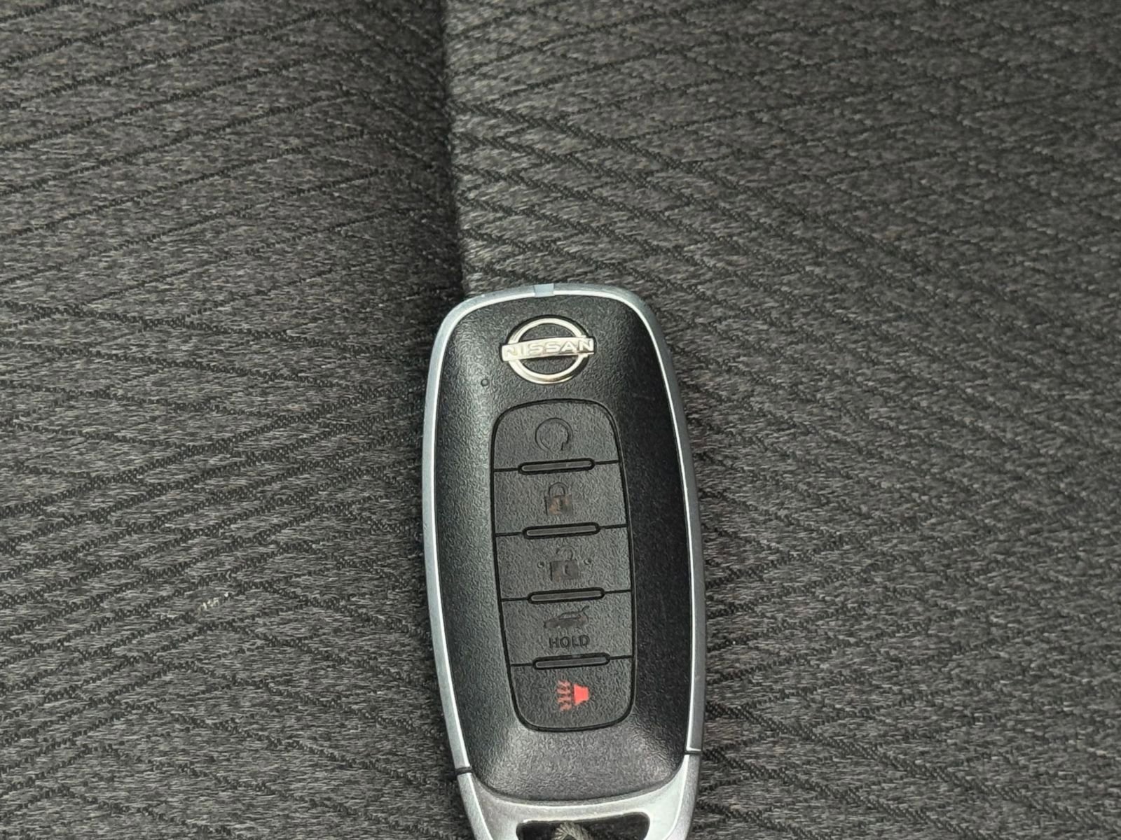 Used 2025 Nissan Rogue SV FWD image 27