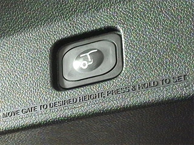 Used 2017 Ford Explorer XLT w/ Equipment Group 202A image 31