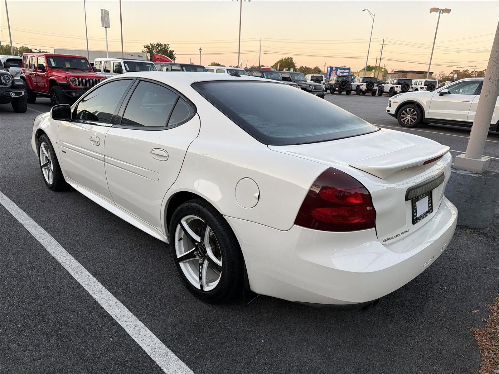 Used 2005 Pontiac Grand Prix GTP w/ Sport Package image 6