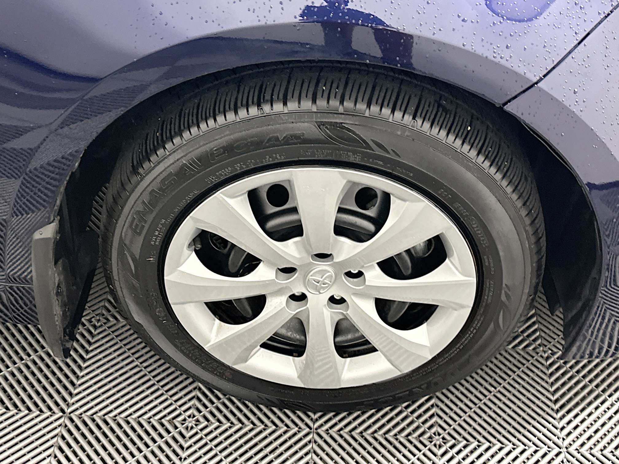 Used 2025 Toyota Corolla LE FWD image 11