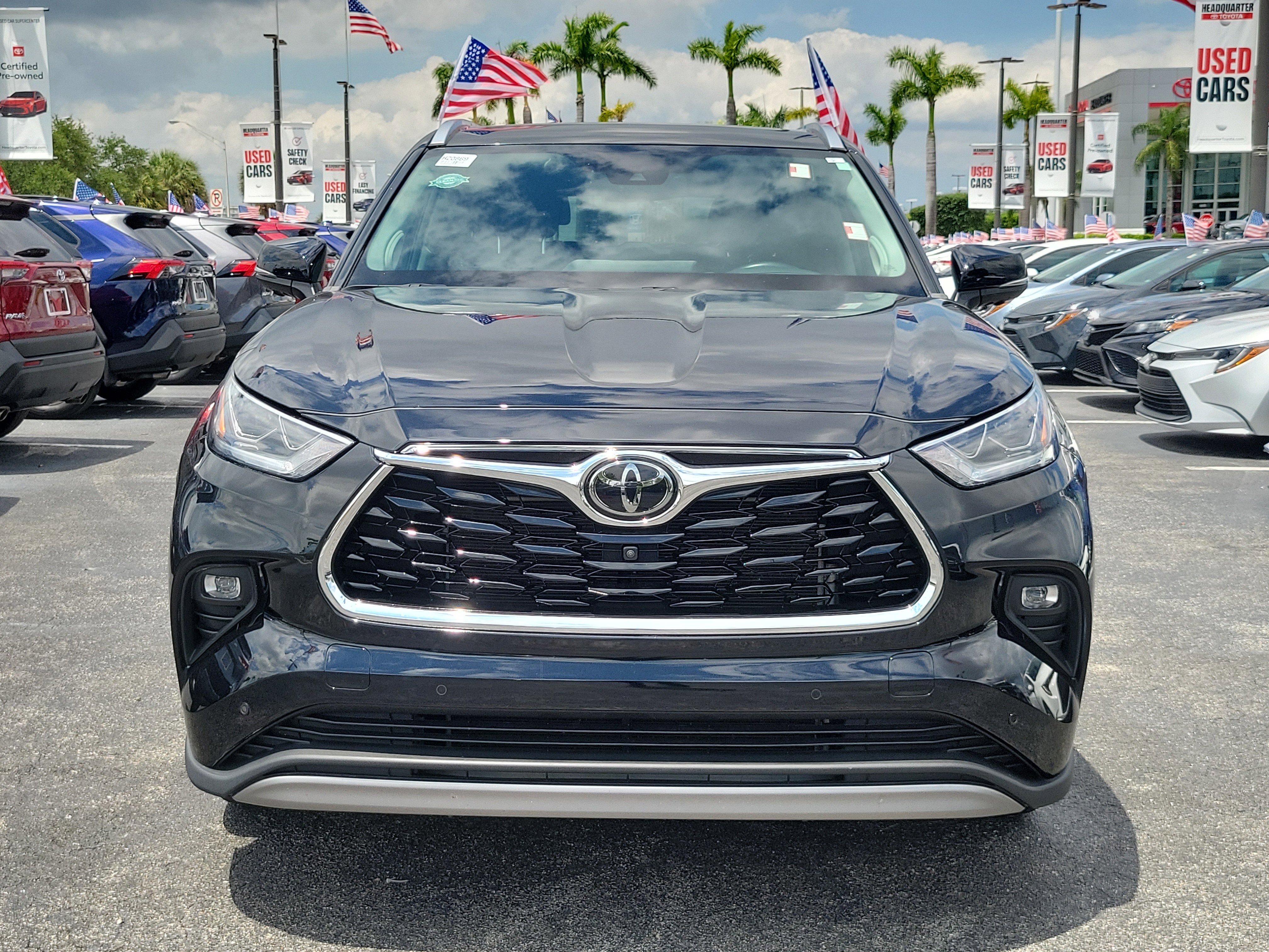Used 2024 Toyota Highlander Platinum FWD image 4