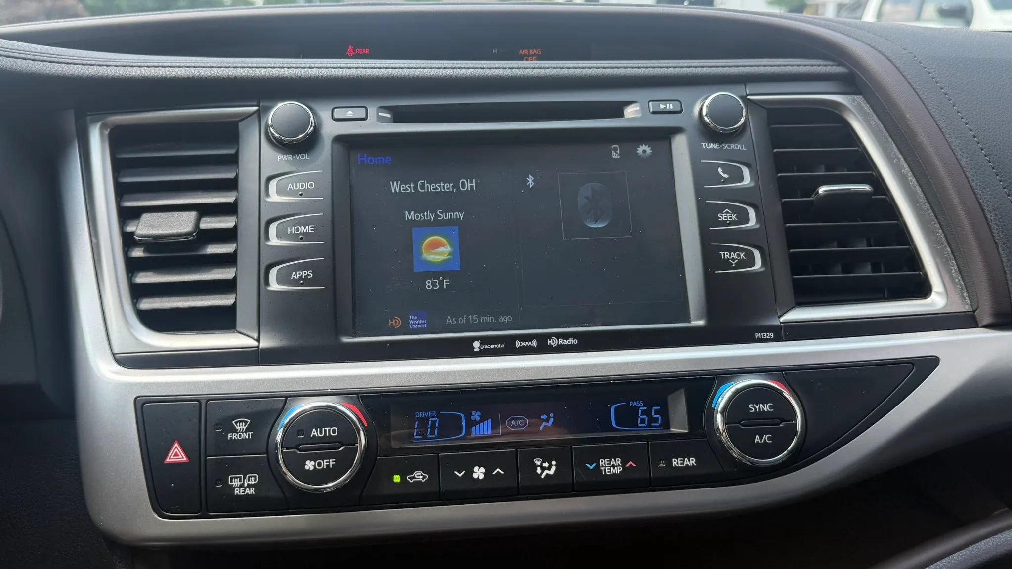 Used 2017 Toyota Highlander Plus AWD/4WD image 19