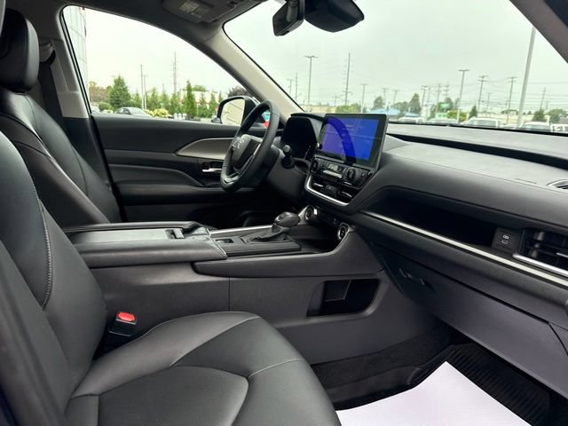 Certified 2024 Toyota Grand Highlander AWD image 30