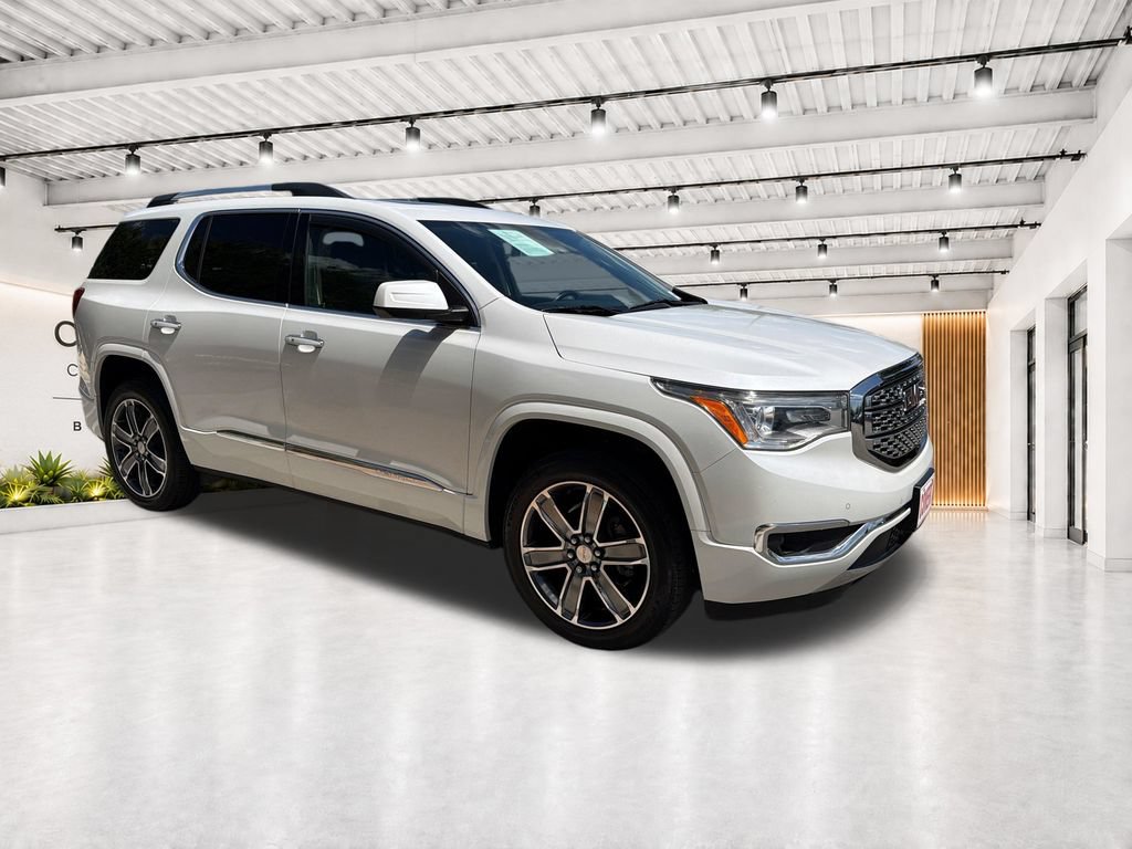 Used 2019 GMC Acadia Denali w/ Technology Package FWD image 1