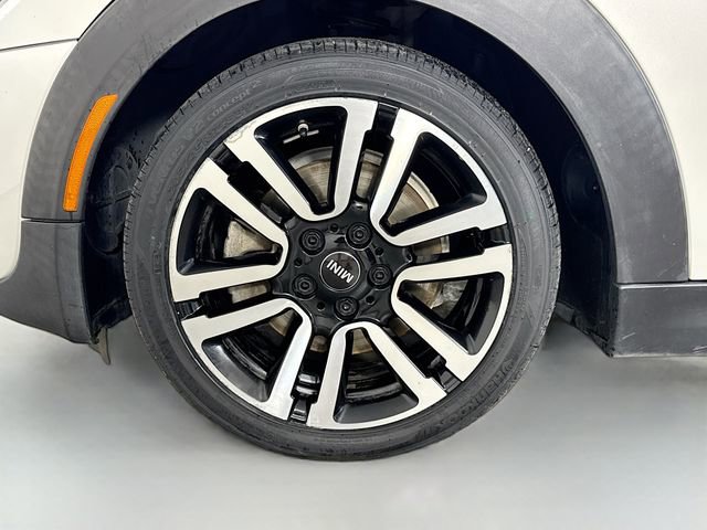 Used 2019 MINI Cooper S w/ Signature Upholstery Package FWD image 32