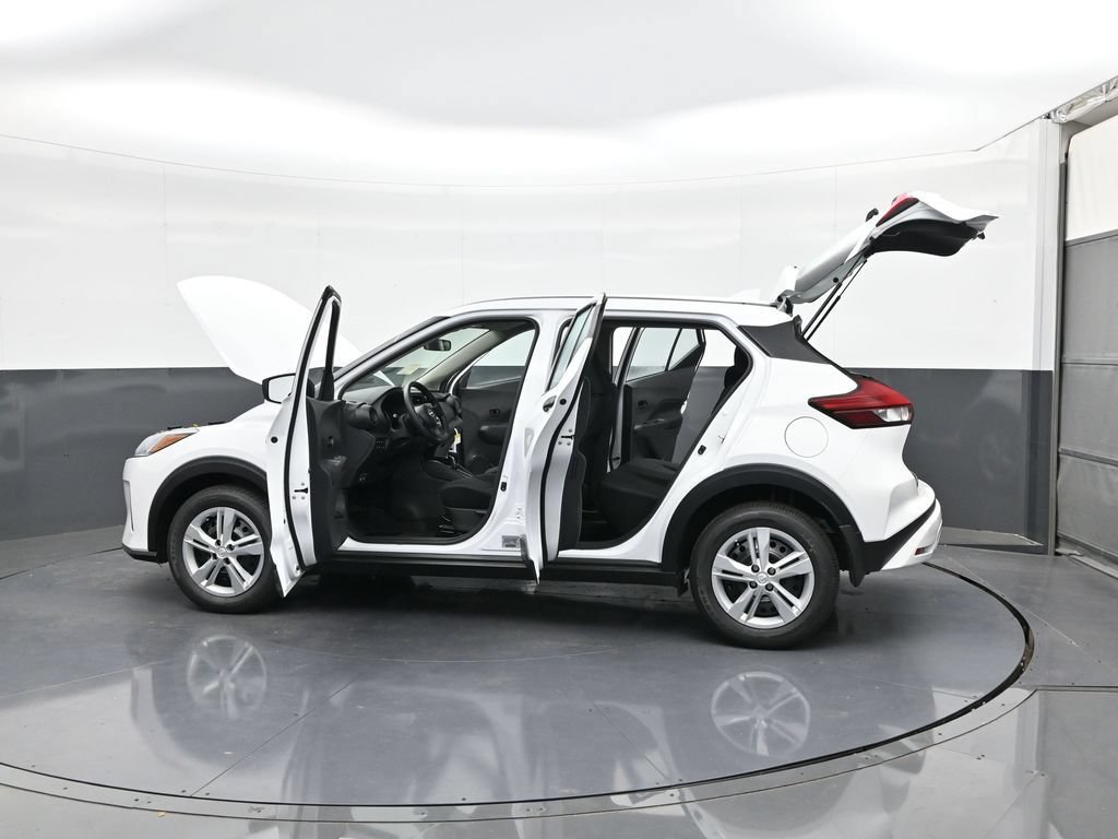 Certified 2025 Nissan Kicks Play S FWD image 38