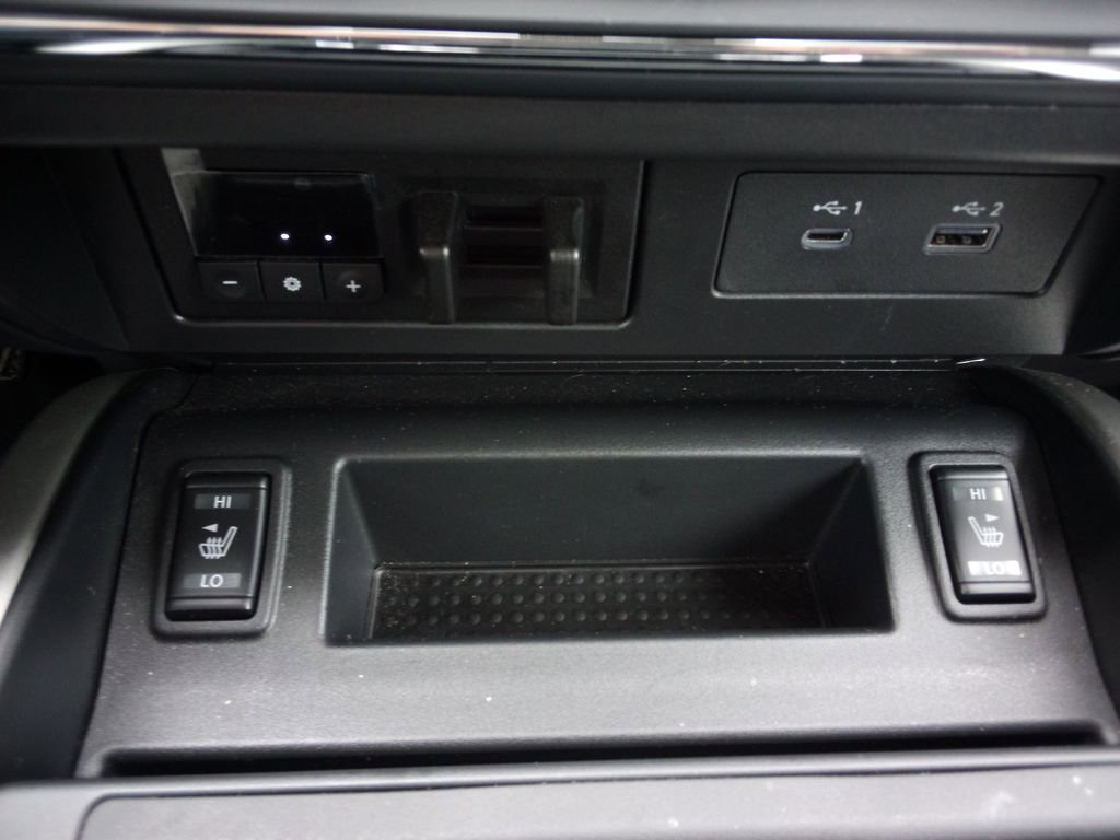 Certified 2024 Nissan Titan SV w/ SV Convenience Package image 35