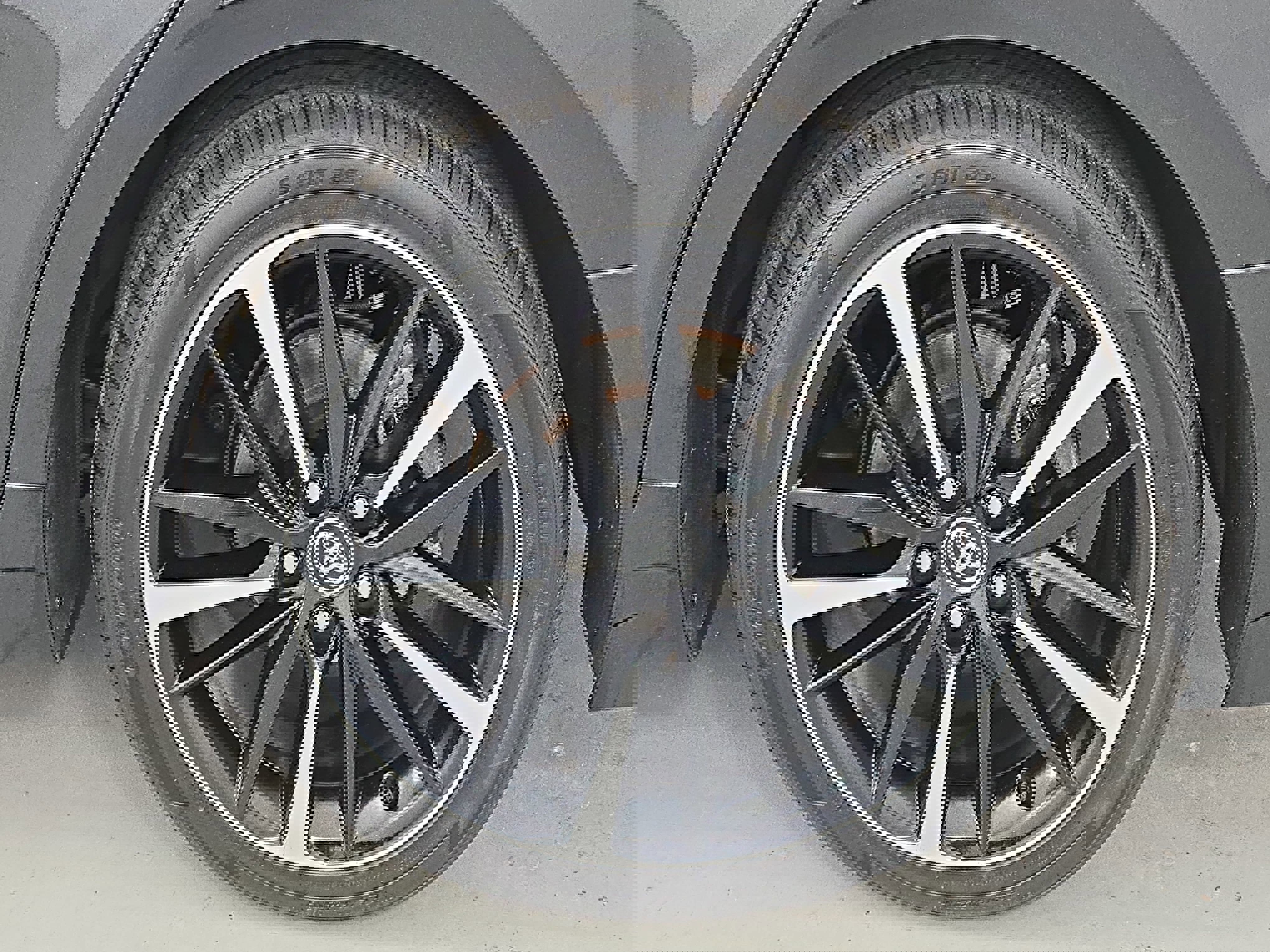 Used 2020 Toyota Camry XSE image 32