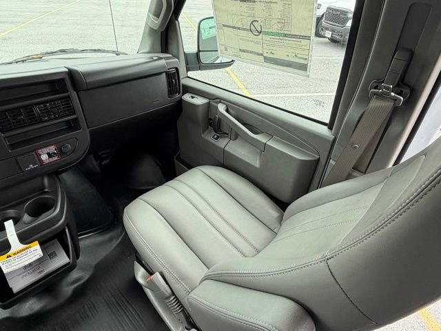 New 2026 Chevrolet Express 2500 w/ Driver Convenience Package RWD image 32