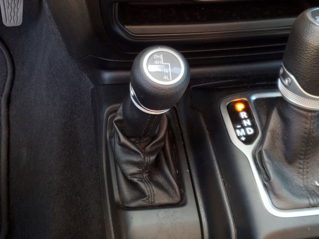 Used 2019 Jeep Wrangler Unlimited Sport S image 28