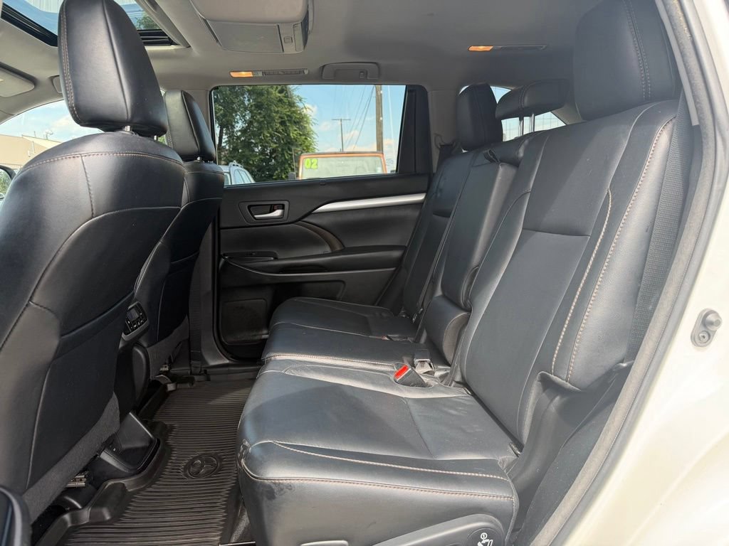 Used 2018 Toyota Highlander XLE AWD/4WD image 18