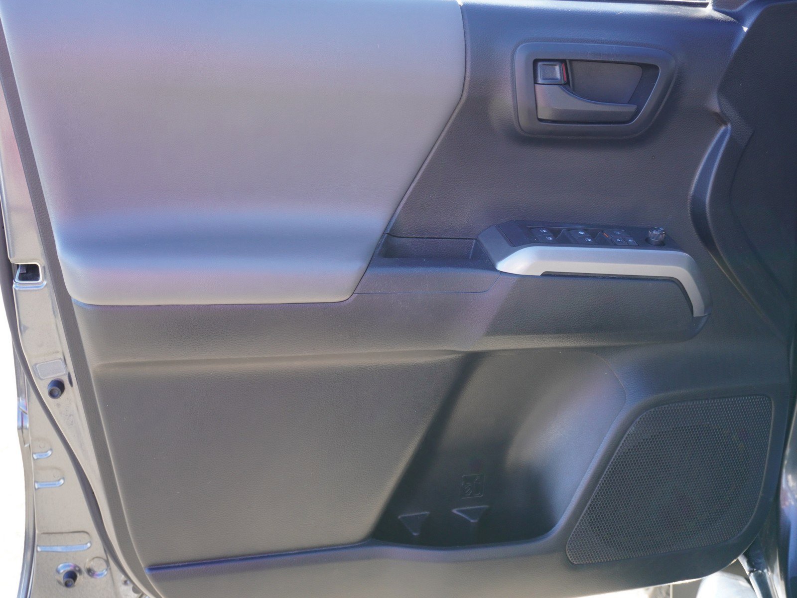 Used 2022 Toyota Tacoma SR5 image 18