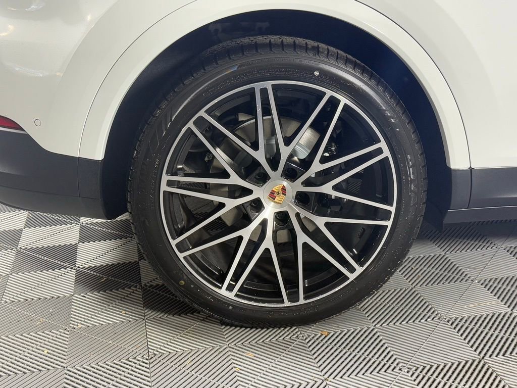 New 2026 Porsche Cayenne Coupe image 13