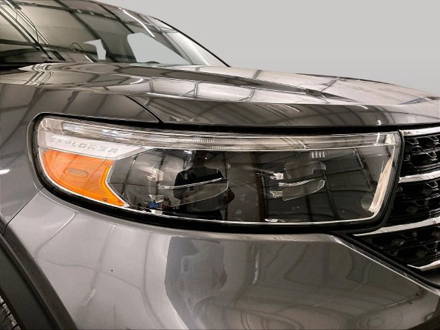 Used 2023 Ford Explorer XLT AWD/4WD image 28
