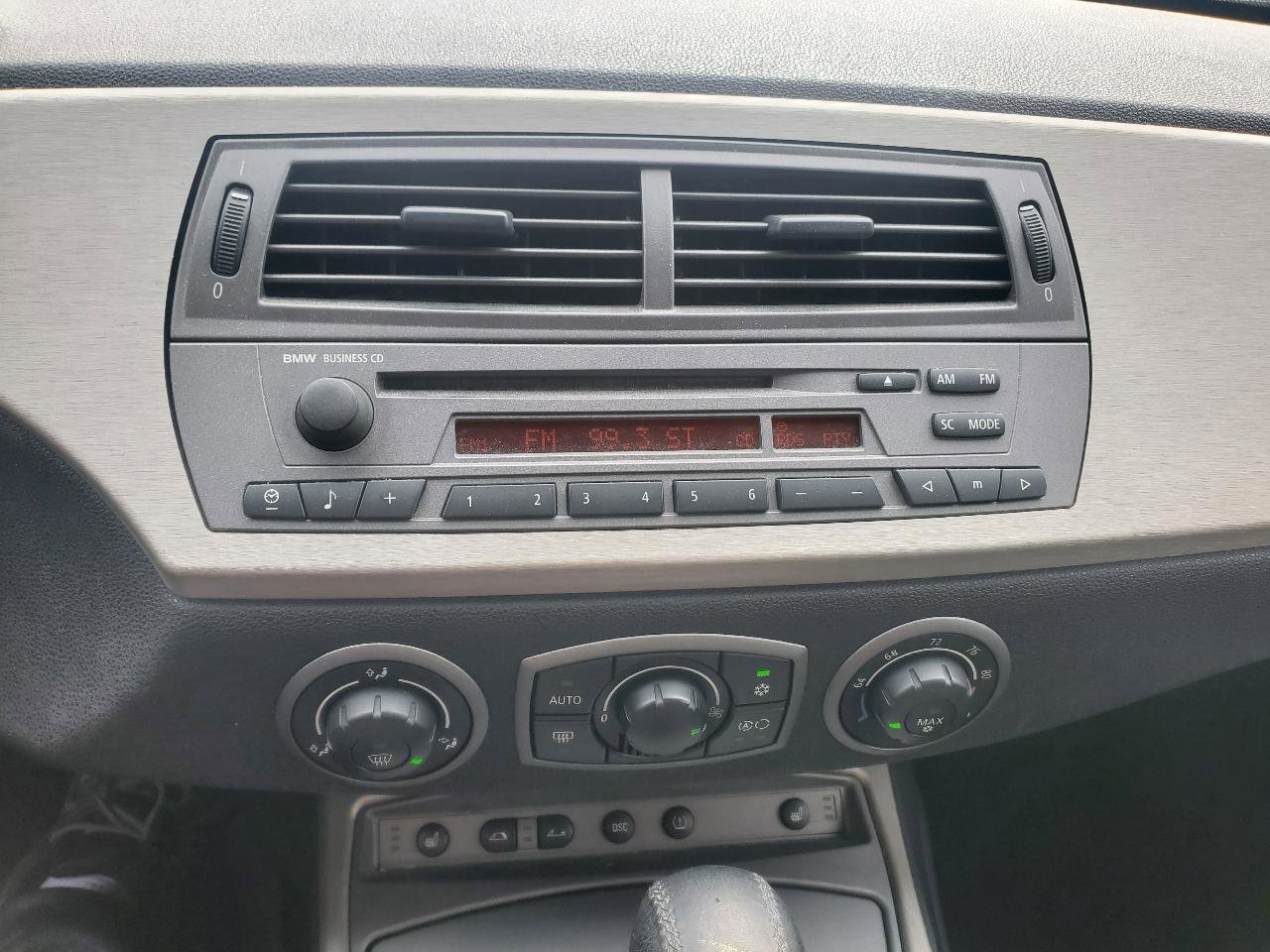 Used 2003 BMW Z4 2.5i image 22