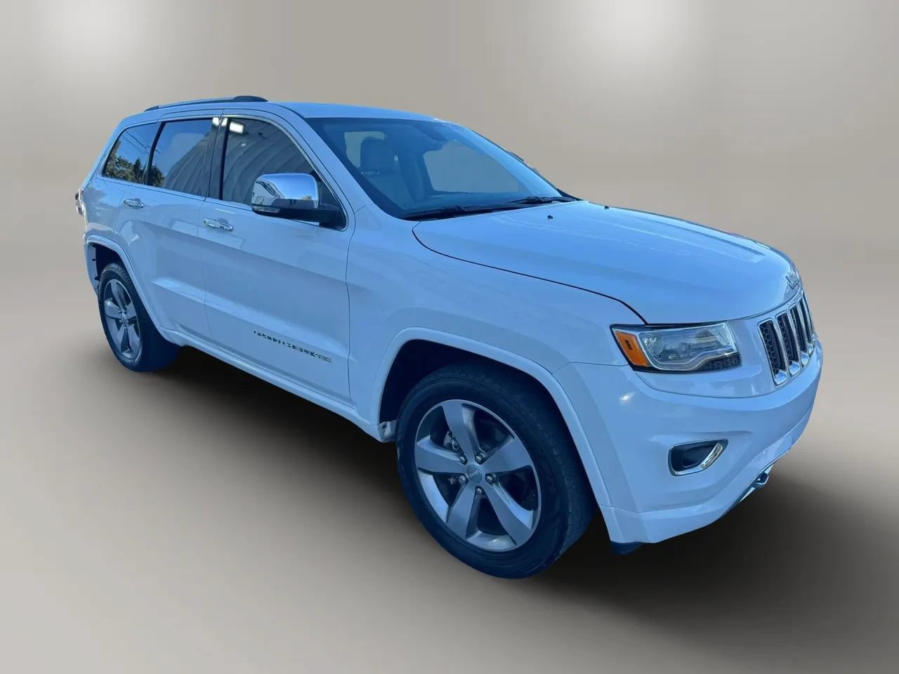 Used 2015 Jeep Grand Cherokee Overland RWD image 6