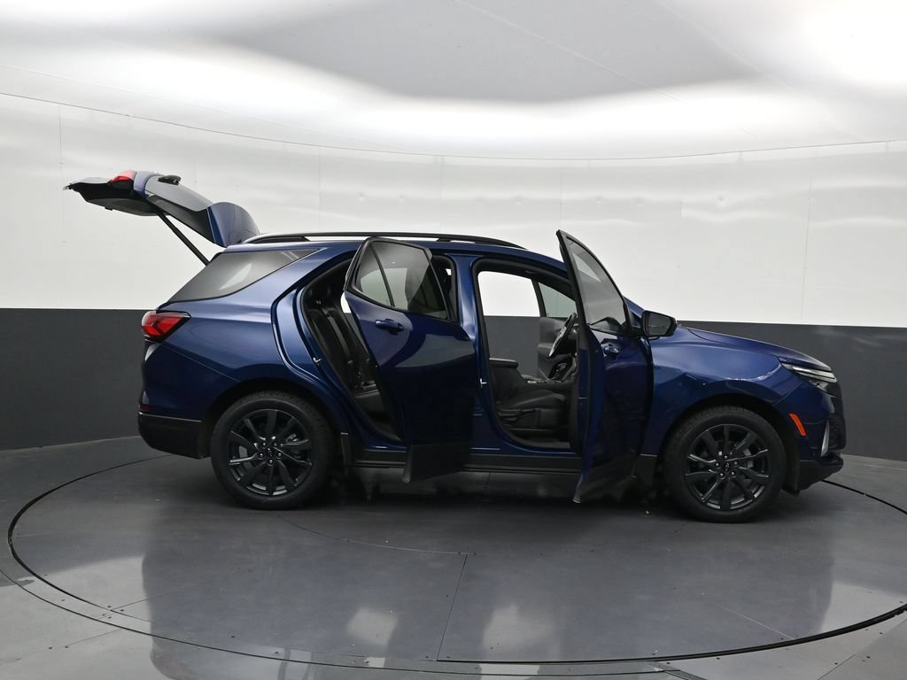 Used 2023 Chevrolet Equinox RS FWD image 38