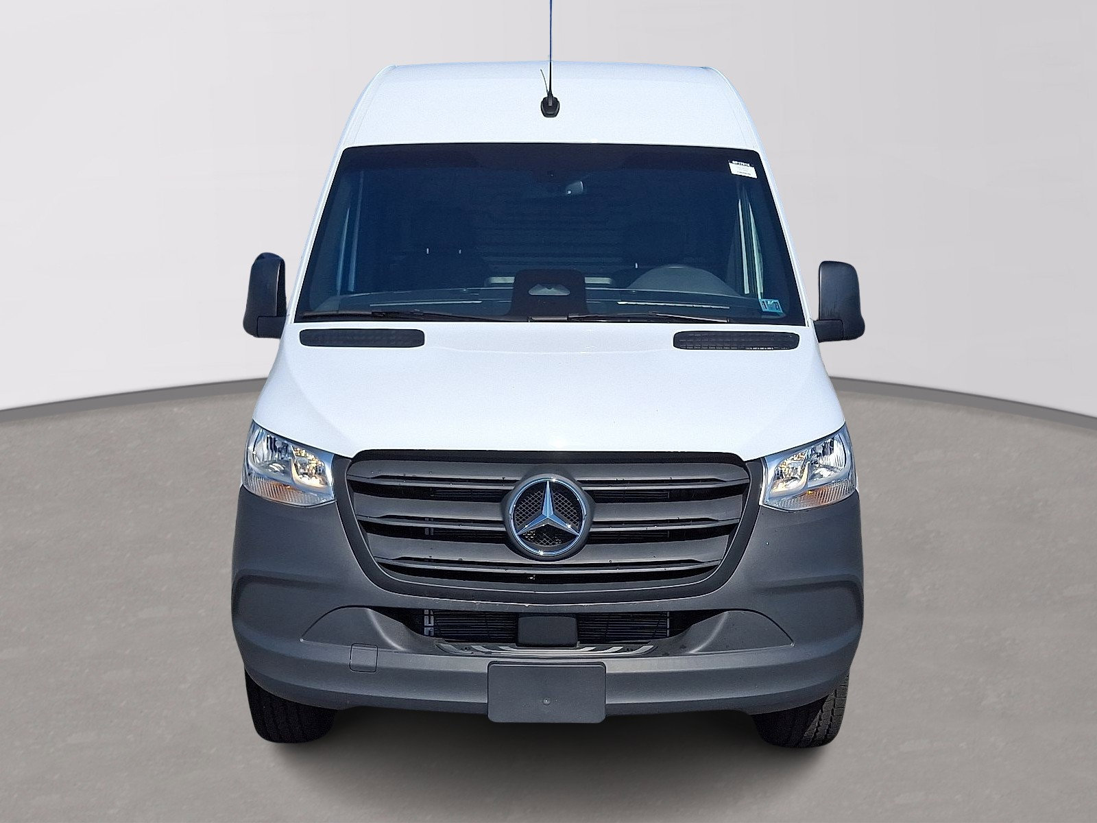 Used 2025 Mercedes-Benz Sprinter 2500 image 2