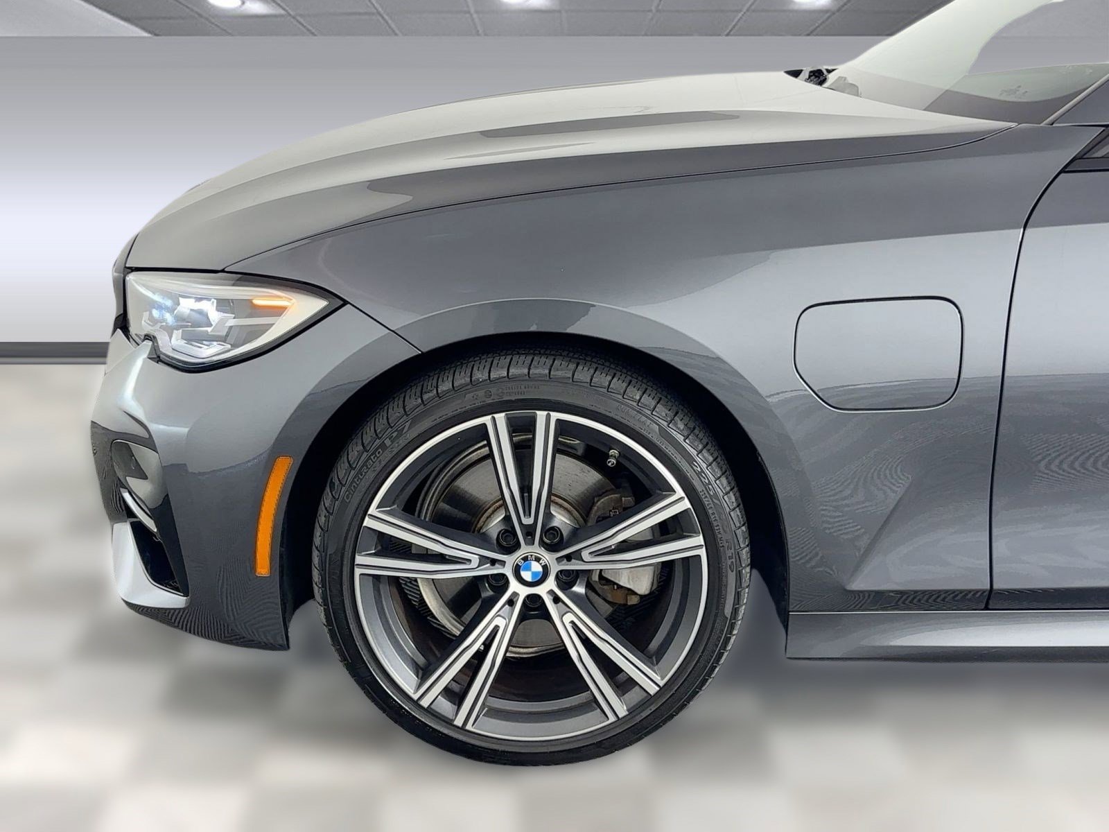 Used 2021 BMW 330e xDrive w/ M Sport Package image 10