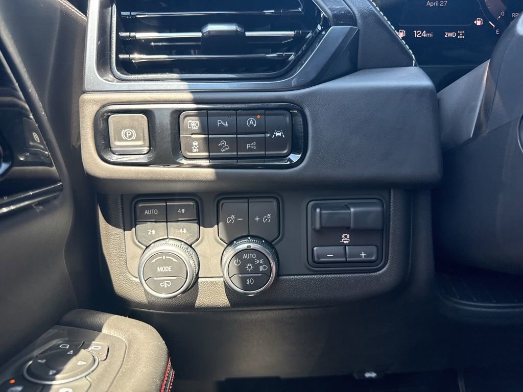 Used 2025 GMC Yukon XL AT4 Ultimate w/ LPO, AT4 Appearance Package AWD/4WD image 28