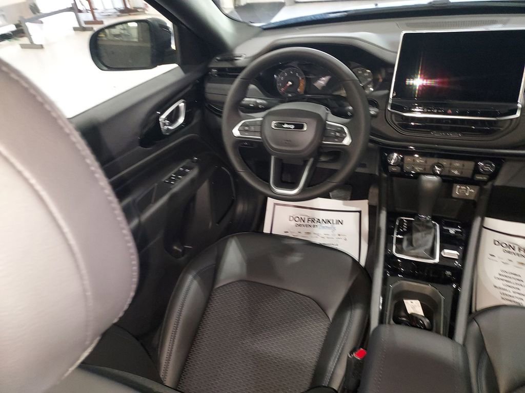 New 2026 Jeep Compass Latitude image 15
