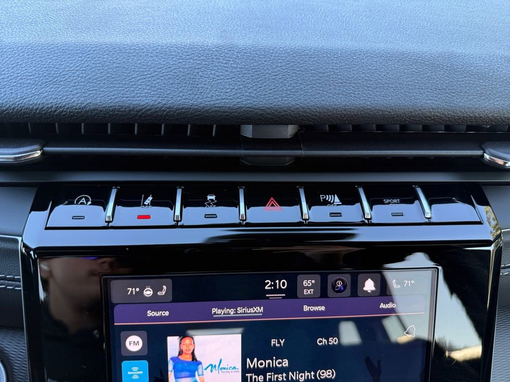 New 2025 Jeep Grand Cherokee Altitude image 20