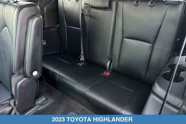 Used 2023 Toyota Highlander Limited AWD/4WD image 17
