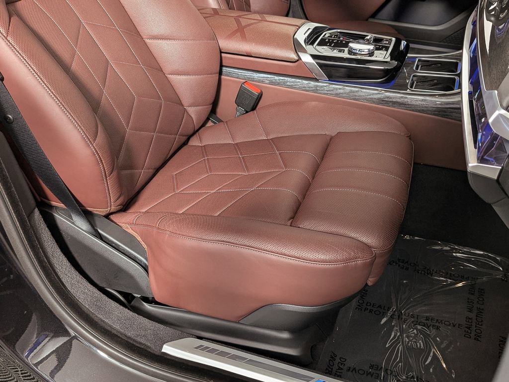 Certified 2023 BMW 740i w/ Executive Package RWD image 32