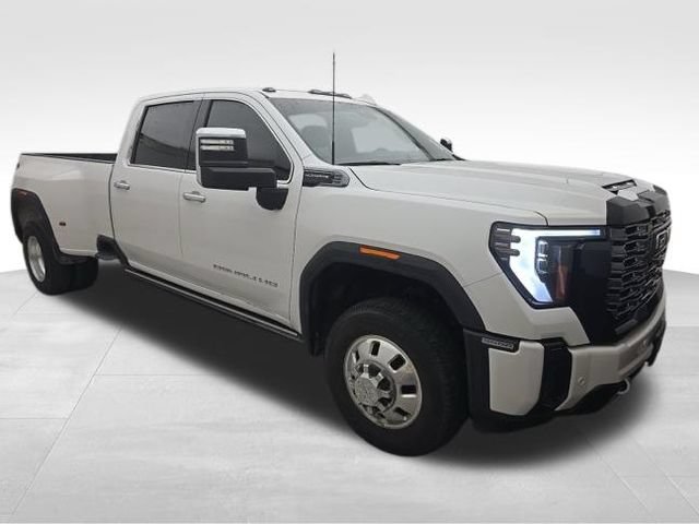 Used 2025 GMC Sierra 3500 Denali Ultimate AWD/4WD image 2