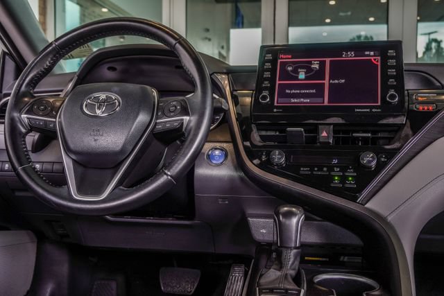 Used 2022 Toyota Camry XLE FWD image 18