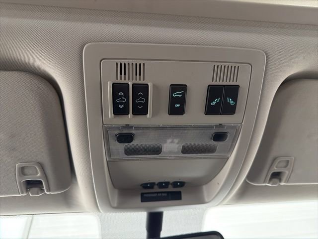Used 2009 Chevrolet Tahoe LT w/ Luxury Package AWD/4WD image 17