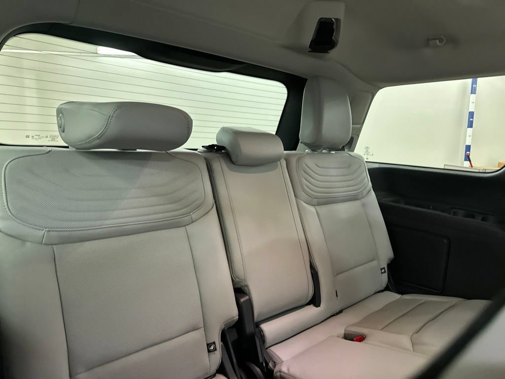 New 2027 Ford Expedition Platinum w/ Platinum Ultimate Package AWD/4WD image 29
