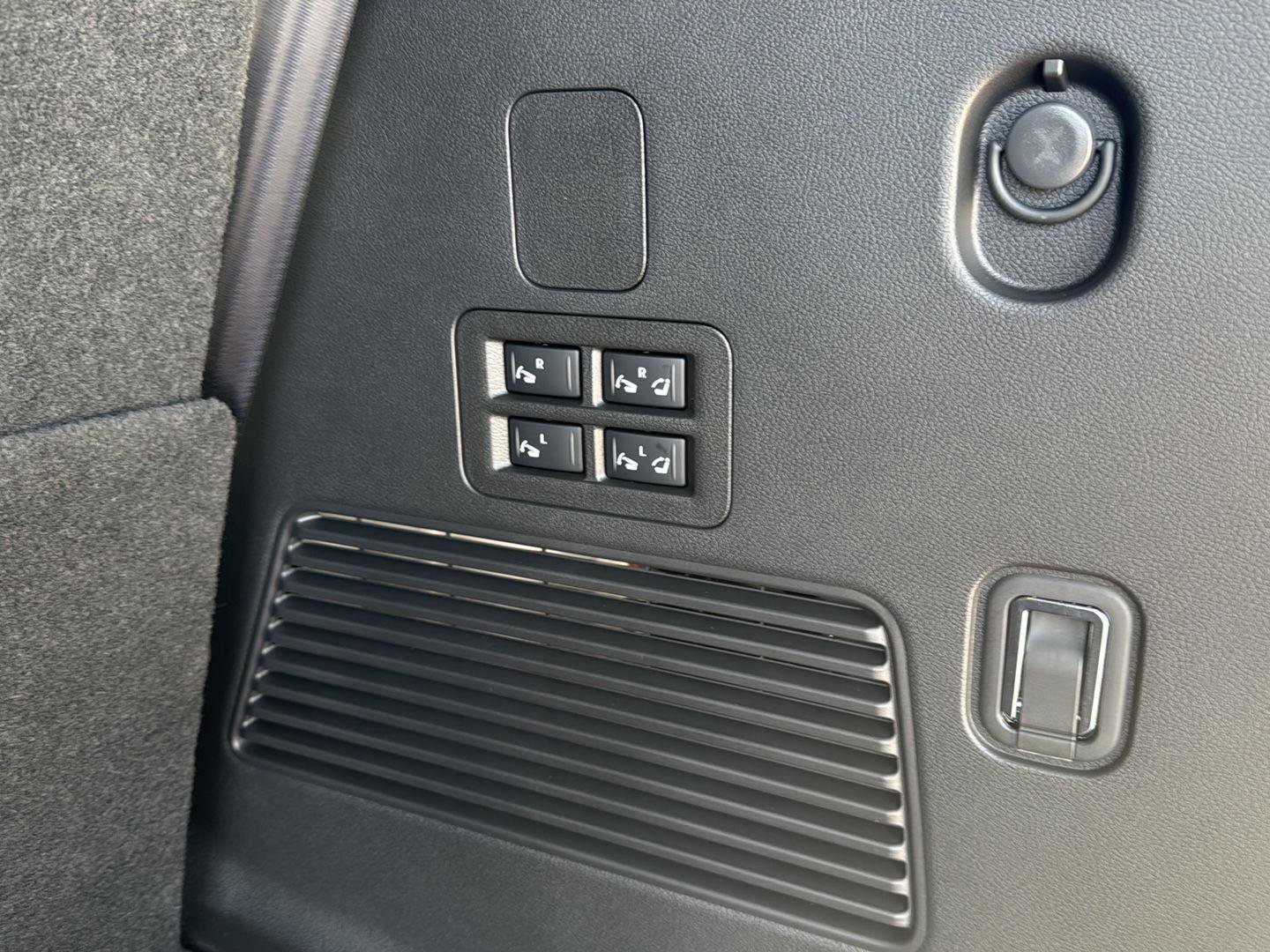 New 2026 Nissan Armada SL w/ Captain's Chari Seat Package image 10